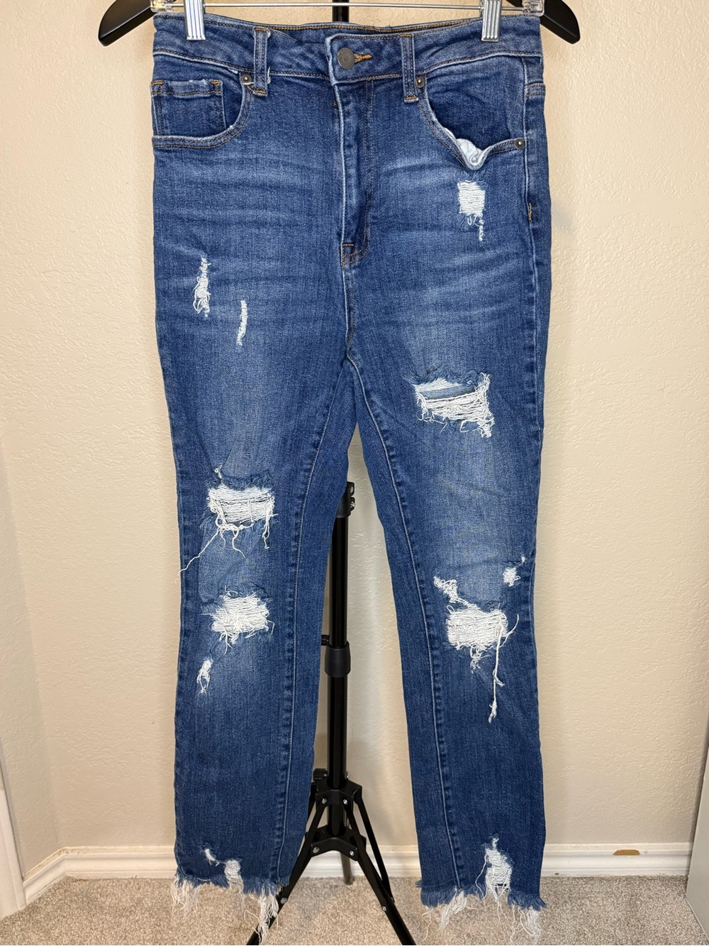 Women’s Skinny Distressed Denim Jeans in Blue
